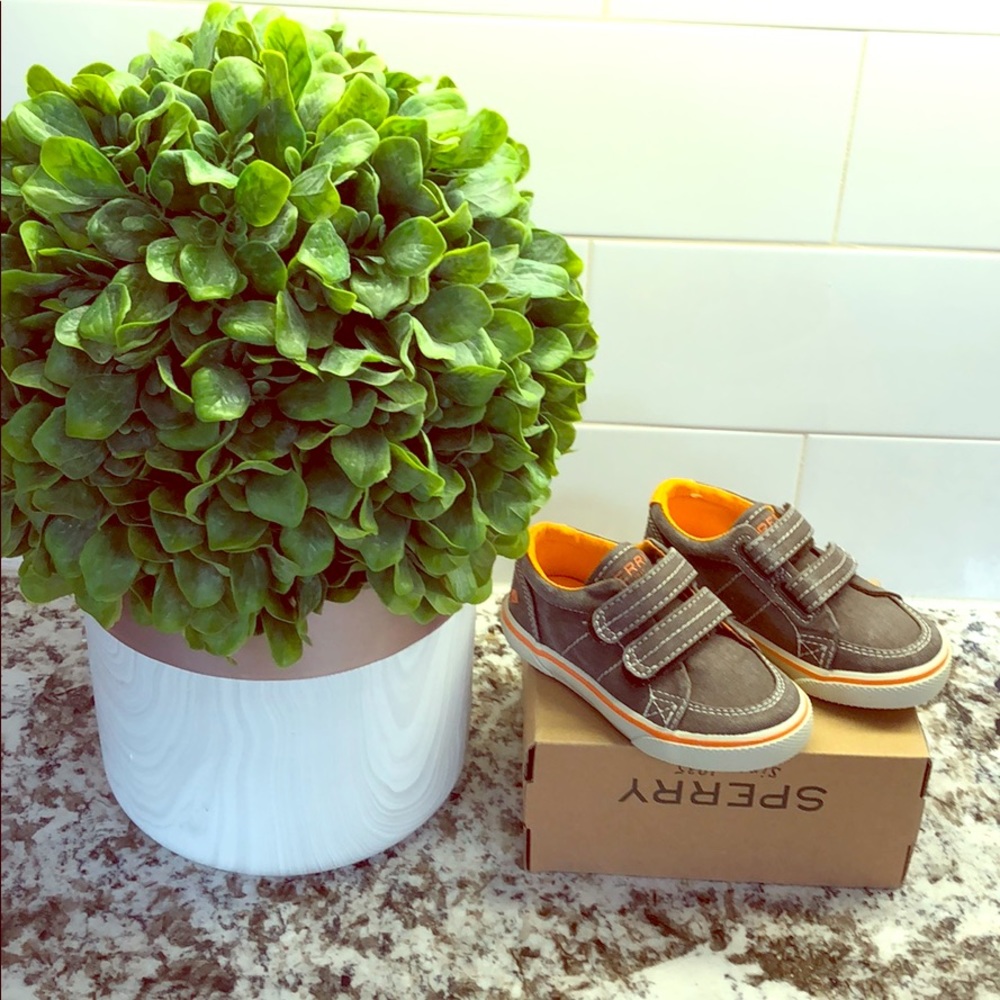 New size 6.5 Sperry’s